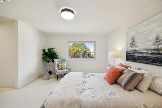 3362 Tonga Ln, Alameda CA: https://media.crmls.org/mediaz/b3203488-7234-42d4-8788-95608483efc4.jpg