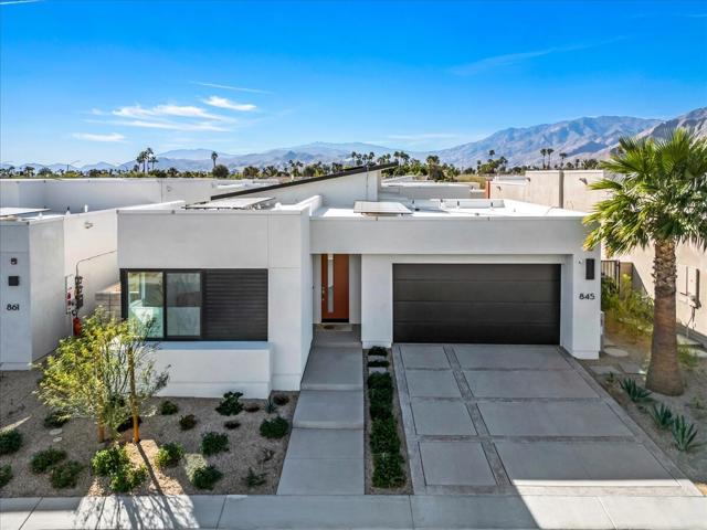 845 Nugget Lane, Palm Springs CA: https://media.crmls.org/mediaz/b3217dad-ba08-4857-bb81-9b1e854fb0e4.jpg