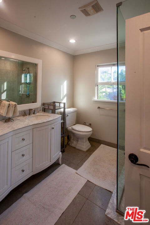 3501 Caribeth Drive, Encino CA: https://media.crmls.org/mediaz/b3223ae8-6c46-4bc9-bc10-9f180d7a2e2a.jpg