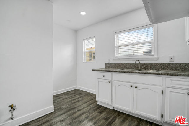 120 N Avenue 25, Los Angeles CA: https://media.crmls.org/mediaz/b3223ea8-4eb7-495d-b438-5a7139f50046.jpg