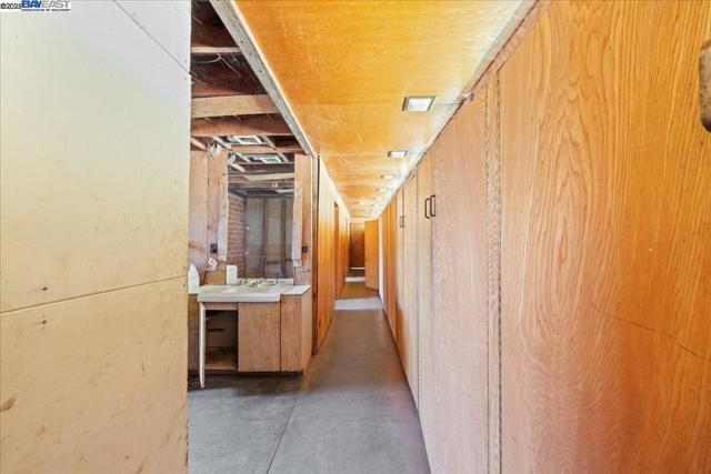 6400 Mines Rd, Livermore CA: https://media.crmls.org/mediaz/b3232b2b-0c63-46c4-b192-72d6b0747720.jpg