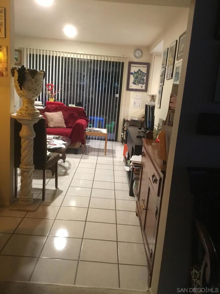 https://media.crmls.org/mediaz/b3233ea9-67e0-41c6-952a-19bd1d2c41d3.jpg?preset=X-Large