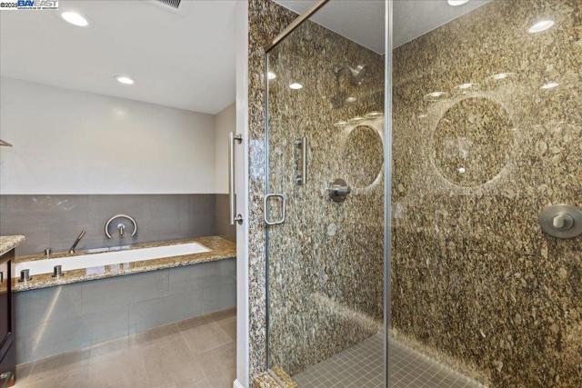 1672 Crescent Avenue, Castro Valley CA: https://media.crmls.org/mediaz/b3235521-2545-4c50-865a-ff8017a059c4.jpg