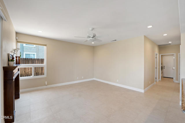 1347 La Culebra Circle, Camarillo CA: https://media.crmls.org/mediaz/b3236b4e-6d84-4e65-8f1a-2272960605d8.jpg