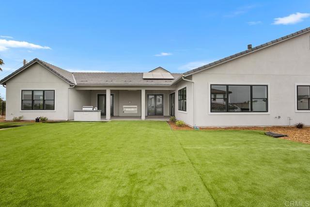 1219 Stonemark place, Vista CA: https://media.crmls.org/mediaz/b32552bc-ca34-459d-87aa-557c8b5fdf4c.jpg