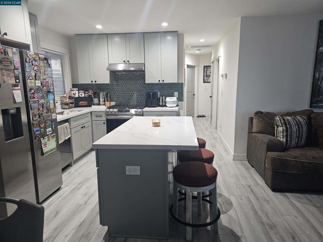 Image 4 of 13 For 1600 Michigan St