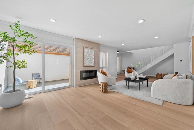 2325 Hastings Drive, Belmont CA: https://media.crmls.org/mediaz/b325db25-daaf-40fe-8649-7f5400622592.jpg