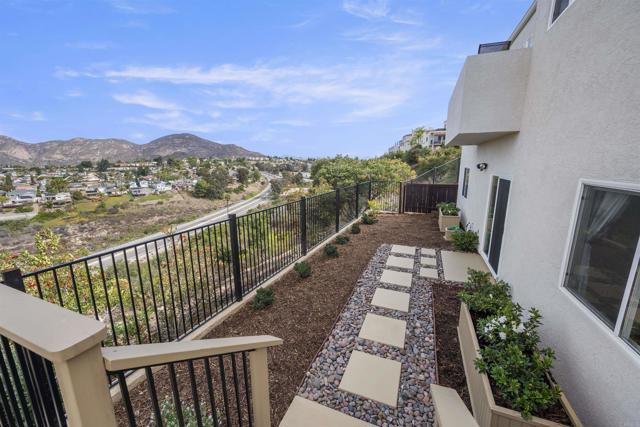 6356 Camino Largo, San Diego CA: https://media.crmls.org/mediaz/b32661f1-963a-4796-87c6-301234f6f250.jpg