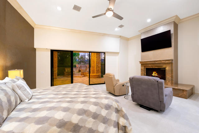 15 Sun Ridge Circle, Rancho Mirage CA: https://media.crmls.org/mediaz/b32690fe-e35e-44f3-af67-e3b1f3532c24.jpg