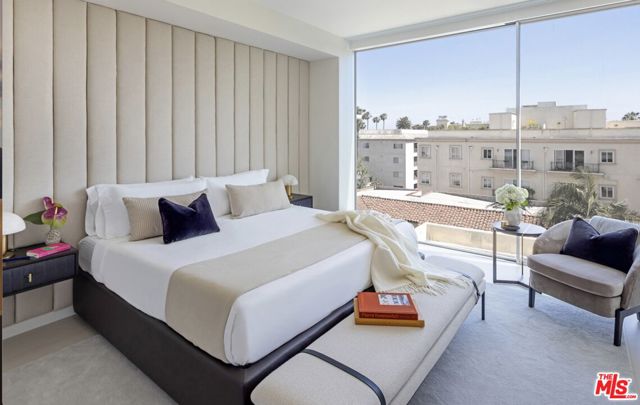 9200 Wilshire, 204W photo 5