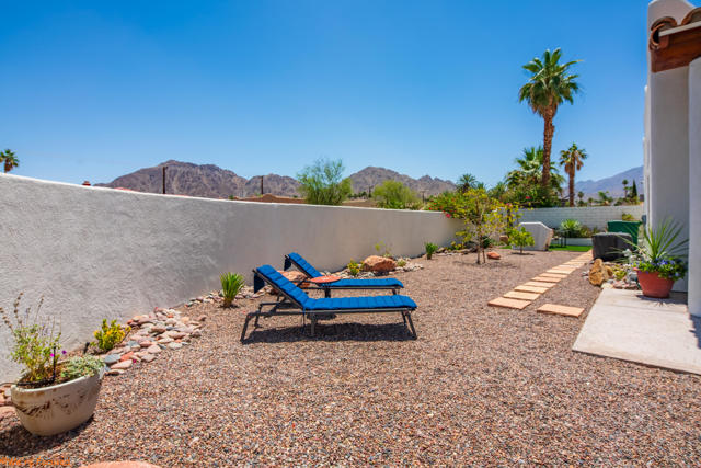 77440 Calle Ensenada, La Quinta CA: https://media.crmls.org/mediaz/b3271d66-fdb6-4ae3-970f-0e7c26fc3eb9.jpg