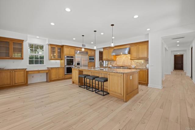 3219 Corte Paloma, Carlsbad CA: https://media.crmls.org/mediaz/b328b2ab-b8ec-4ec6-a383-61f08db7aa8b.jpg