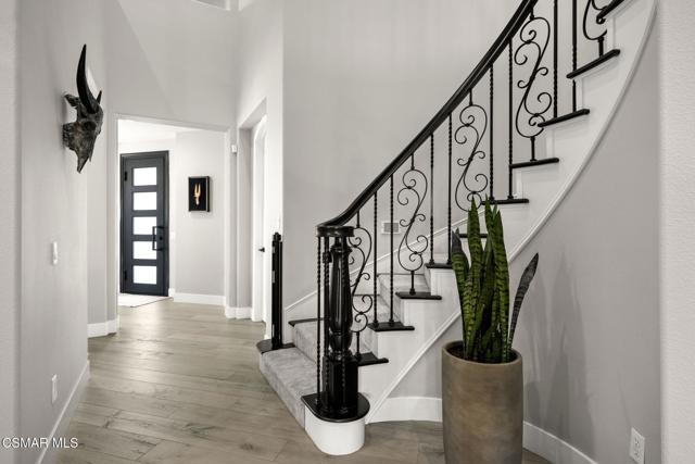 1915 Hazel Nut Court, Agoura Hills CA: https://media.crmls.org/mediaz/b32982b6-3fda-452d-b1b8-c07e04593f0f.jpg