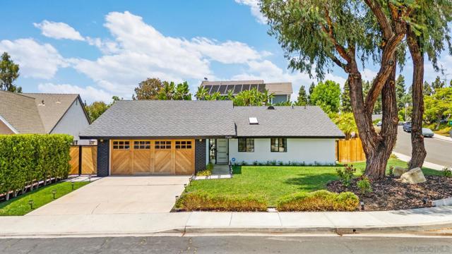 7105 Mimosa Dr, Carlsbad CA: https://media.crmls.org/mediaz/b329d6cf-ae81-4827-8260-b7930ce37fa0.jpg