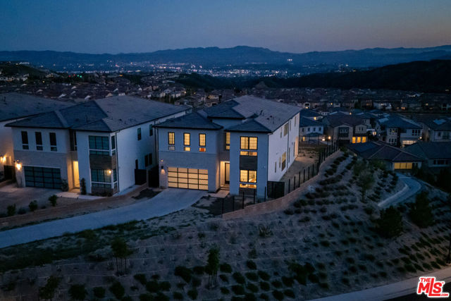 20668 W Hummingbird Court, Porter Ranch CA: https://media.crmls.org/mediaz/b32a54e1-c85a-4a92-81b1-6c683863e9d8.jpg