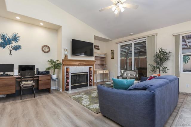 1935 Cresthaven Dr, Vista CA: https://media.crmls.org/mediaz/b32ad7d8-b8a4-4bd2-9c5f-fd08e655cbbe.jpg