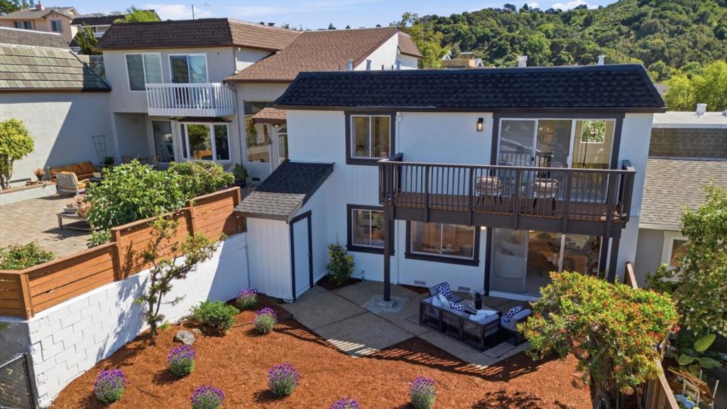 2303 Hastings Drive
