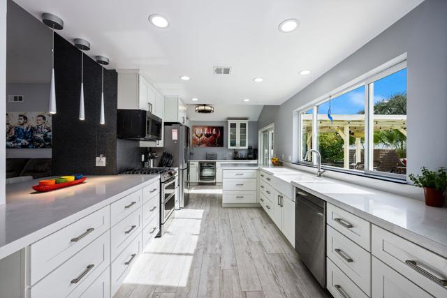 72915 Skyward Way, Palm Desert CA: https://media.crmls.org/mediaz/b32b0272-7cd0-46dd-aea2-8166d9e40ecb.jpg