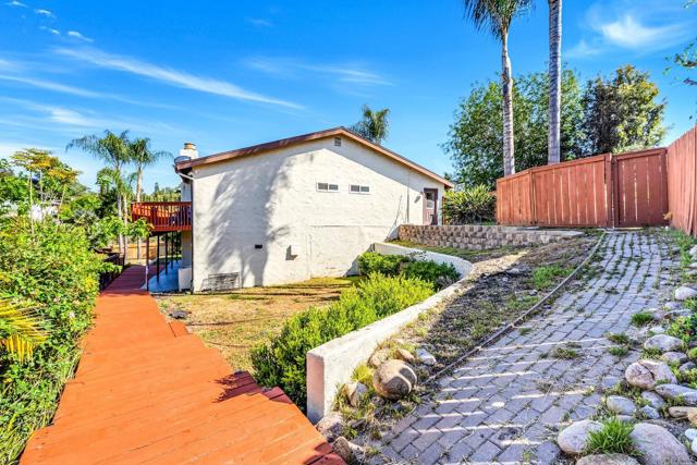 2548 Katherine Court, El Cajon CA: https://media.crmls.org/mediaz/b32c3d21-c600-41c1-8e9f-e10831512c70.jpg