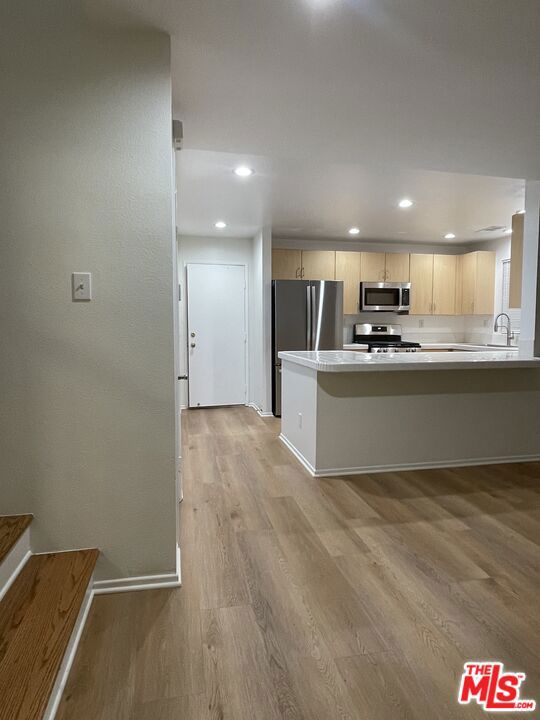 121 Cancion Way, Los Angeles CA: https://media.crmls.org/mediaz/b32cdf60-442b-4671-a51f-e1f2b253881b.jpg