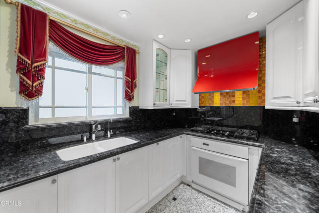 Detail Gallery Image 13 of 43 For 1118 Oberlin Dr, Glendale,  CA 91205 - 3 Beds | 2/1 Baths