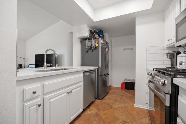 9342 Twin Trails Drive, San Diego CA: https://media.crmls.org/mediaz/b32d4eea-ca18-48ac-b2e8-b3f714e0c476.jpg