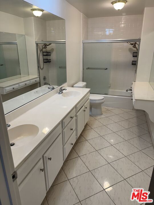 4647 Willis Avenue, Sherman Oaks CA: https://media.crmls.org/mediaz/b32d8add-5e6c-480f-b989-2697e0539461.jpg
