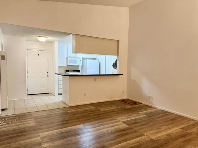 Detail Gallery Image 8 of 27 For 808 Coriander Dr #D,  Torrance,  CA 90502 - 1 Beds | 1 Baths