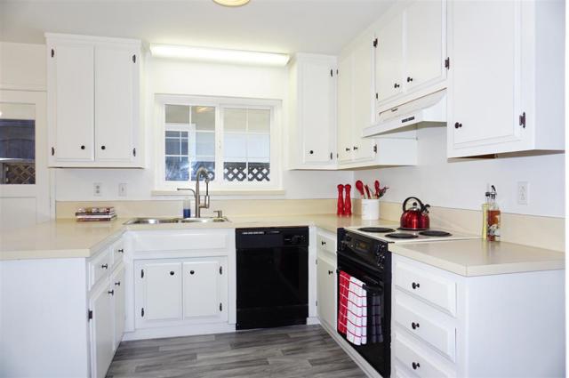 1401 Woodberry Avenue, San Mateo CA: https://media.crmls.org/mediaz/b32db9c2-fb2e-4532-b671-129c7abd12fc.jpg