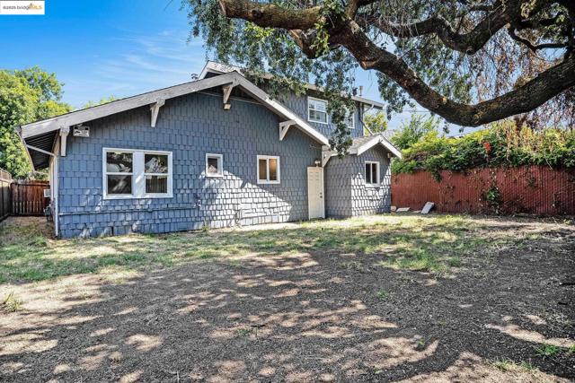 1226 W Elm Street, Stockton CA: https://media.crmls.org/mediaz/b32de04b-0721-470b-a9df-6f9ac02c7eb3.jpg