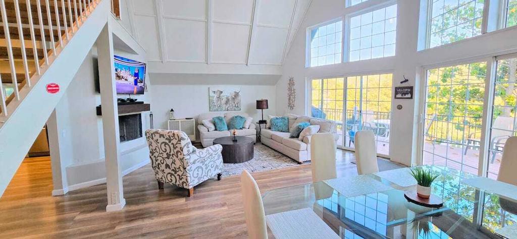 MLS #219133744DA image #1