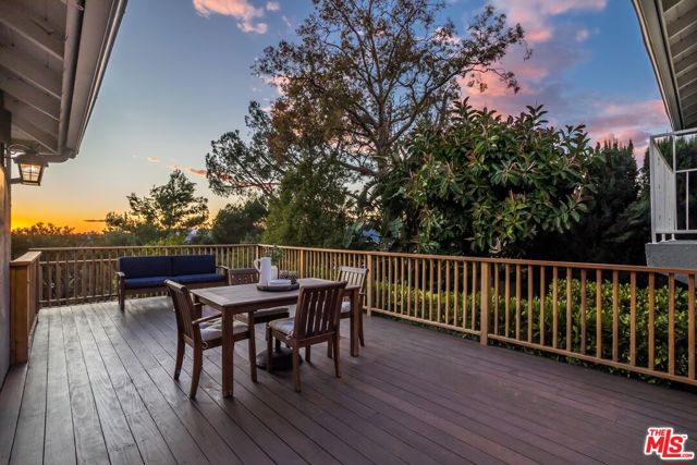 4015 Karelia Street, Los Angeles CA: https://media.crmls.org/mediaz/b32e612e-1bd6-4cfd-94bb-8c3d66e07190.jpg