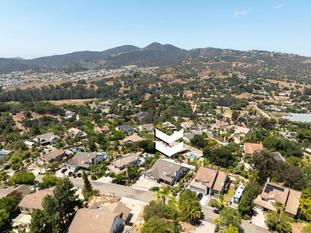 1337 Oak View Way, Escondido CA: https://media.crmls.org/mediaz/b32e8561-f397-4904-99c6-e58412626ecf.jpg