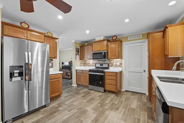 Detail Gallery Image 17 of 22 For 275 Orange Ave Spc 25,  Chula Vista,  CA 91911 - 4 Beds | 2 Baths