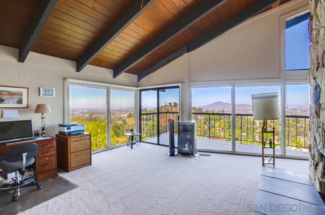 4742 Mount Helix Drive, La Mesa CA: https://media.crmls.org/mediaz/b330ca0f-ab7a-4852-bbd2-52df6a790a66.jpg