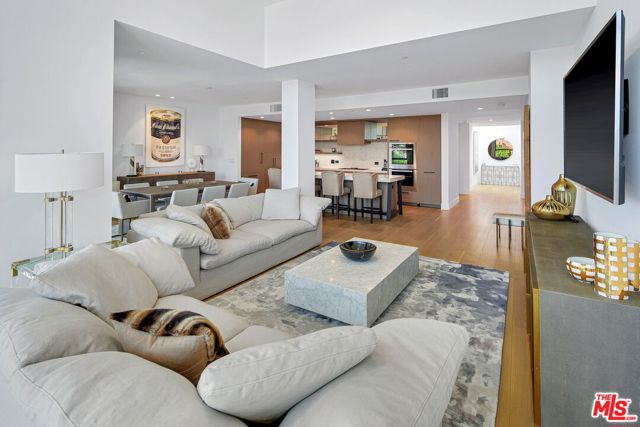 10777 Wilshire Boulevard, 707 photo 6