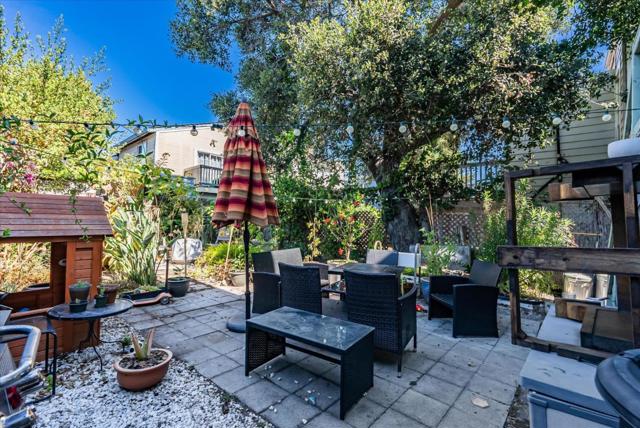 873 Wood Street, Oakland CA: https://media.crmls.org/mediaz/b3314579-c4a1-4da6-b4ef-ce6f32456c27.jpg