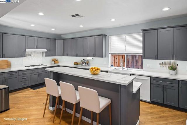 30252 CEDARBROOK ROAD, Hayward CA: https://media.crmls.org/mediaz/b3318584-f981-41af-b88e-b8dc7a3da1ab.jpg
