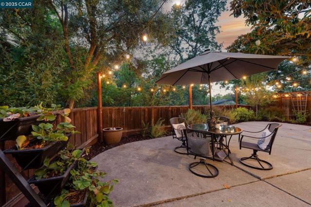 1084 Southdown Court, Walnut Creek CA: https://media.crmls.org/mediaz/b331dea3-1f7b-41da-ad70-5a0e78db25b6.jpg