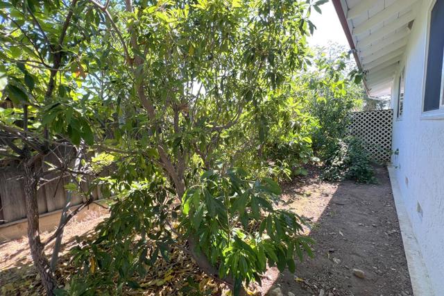 12141 Viewoak Drive, Saratoga CA: https://media.crmls.org/mediaz/b331e4b0-81c9-42e9-91e0-945b2577508f.jpg