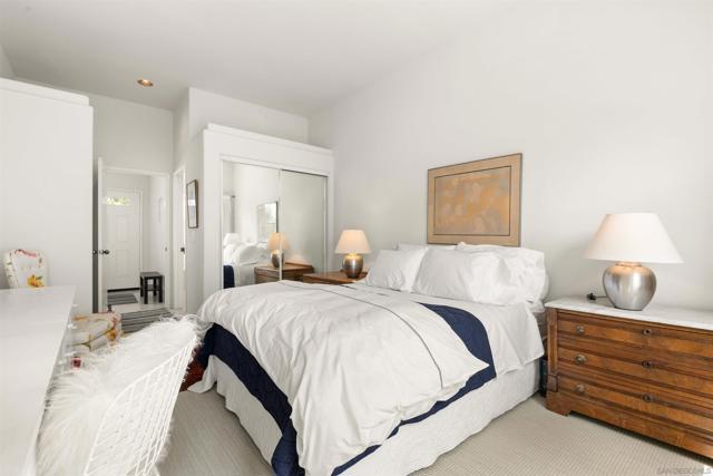5609 Avenida De Parque, Rancho Santa Fe CA: https://media.crmls.org/mediaz/b3328a3b-a3db-4a84-adc5-d7b1a73bc44c.jpg