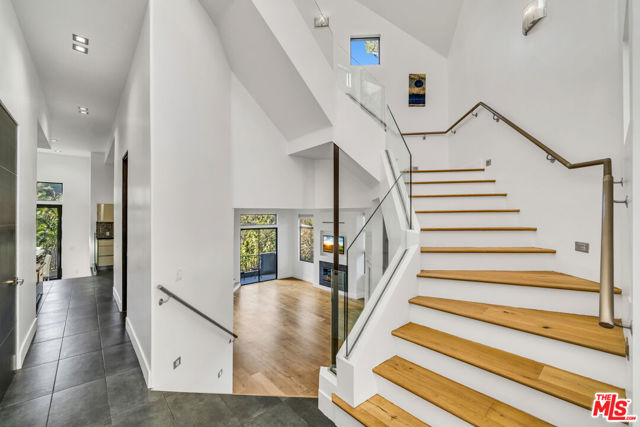 3026 PASSMORE Drive, Los Angeles CA: https://media.crmls.org/mediaz/b332d381-7925-4d5f-b48a-662405230432.jpg