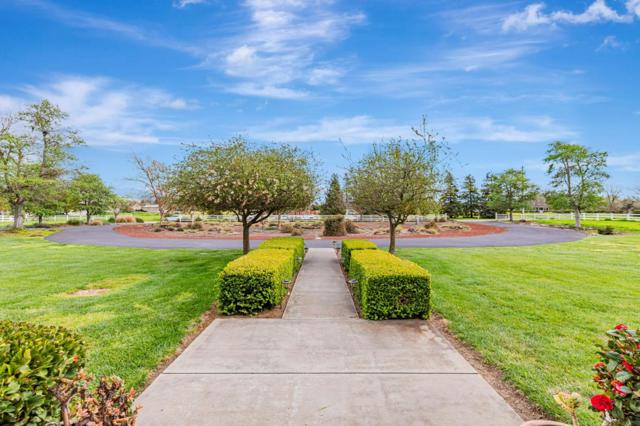 560 Tevis Trail, Hollister CA: https://media.crmls.org/mediaz/b333afed-6f00-48bd-af02-b62d60e8d154.jpg