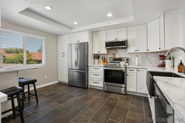 12007 Caminito Campana, San Diego CA: https://media.crmls.org/mediaz/b333d9d5-b36f-47bd-8ad9-dfc98bb9881b.jpg