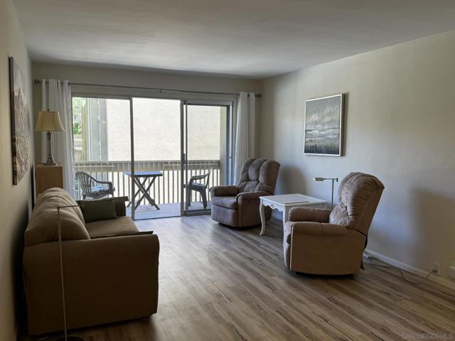 1885 Diamond St, San Diego CA: https://media.crmls.org/mediaz/b335189d-9460-4e77-a435-7da147a900af.jpg