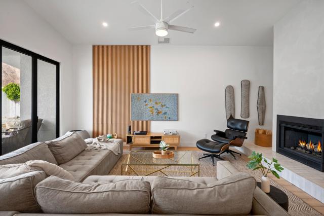 51605 Avenida Carranza, La Quinta CA: https://media.crmls.org/mediaz/b335c741-55e8-4ecd-86a4-aaaee3a91905.jpg