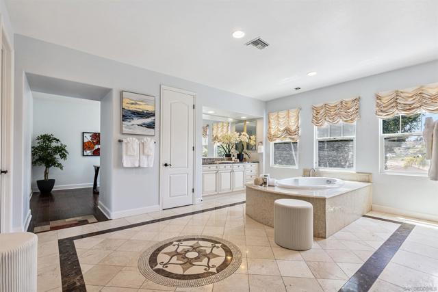 6839 Helenite Pl, Carlsbad CA: https://media.crmls.org/mediaz/b3364f2b-81da-4ac7-b36e-9e2ea0b99360.jpg