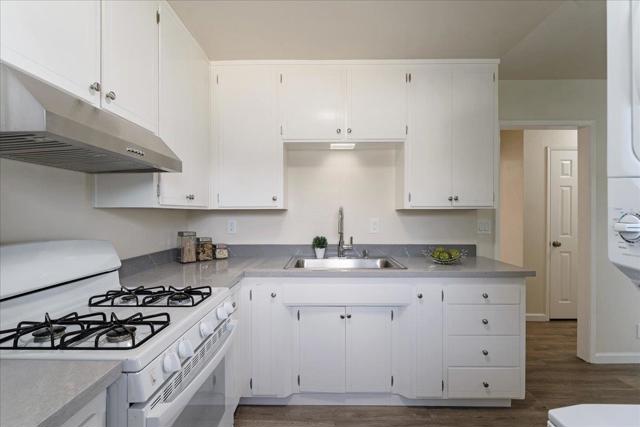 3140 Stanley Avenue, Santa Cruz CA: https://media.crmls.org/mediaz/b3371406-3791-471c-8c8c-5f042a22ac00.jpg