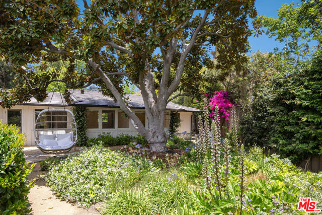 13214 Riviera Ranch Road, Los Angeles CA: https://media.crmls.org/mediaz/b3371c42-991a-49a0-8ec7-4f47a1b04bb4.jpg