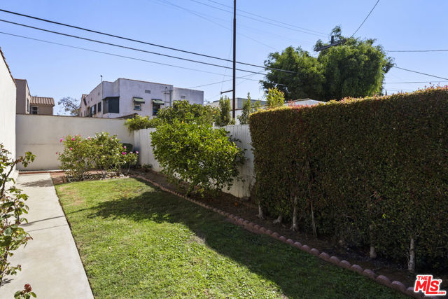 170 Orange Drive, Los Angeles, California 90036, ,Multi-Family,For Sale,Orange,24451479